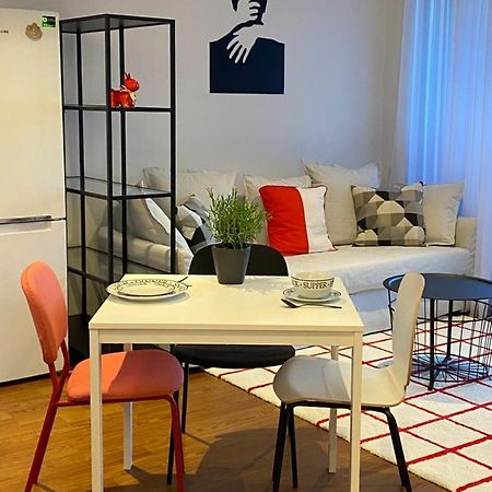 Cozy Red Bulldog Place In Apart-Complex/Pool Варна Экстерьер фото